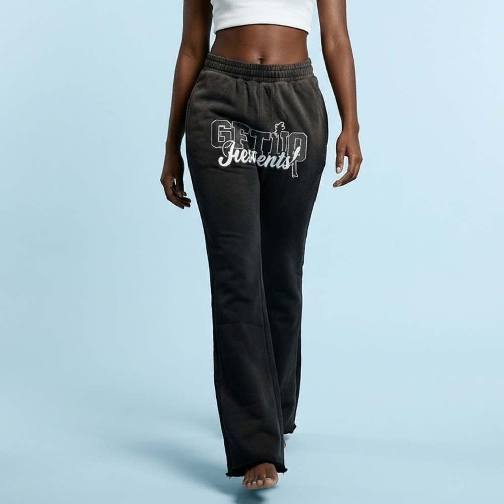 NWT GFTD LA Women’s Black Sweatpants Raw Hem Graphic on Rear - Size Small